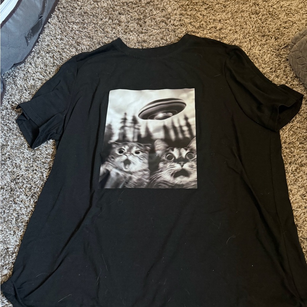 SHEIN Black UFO Cat Graphic Tee